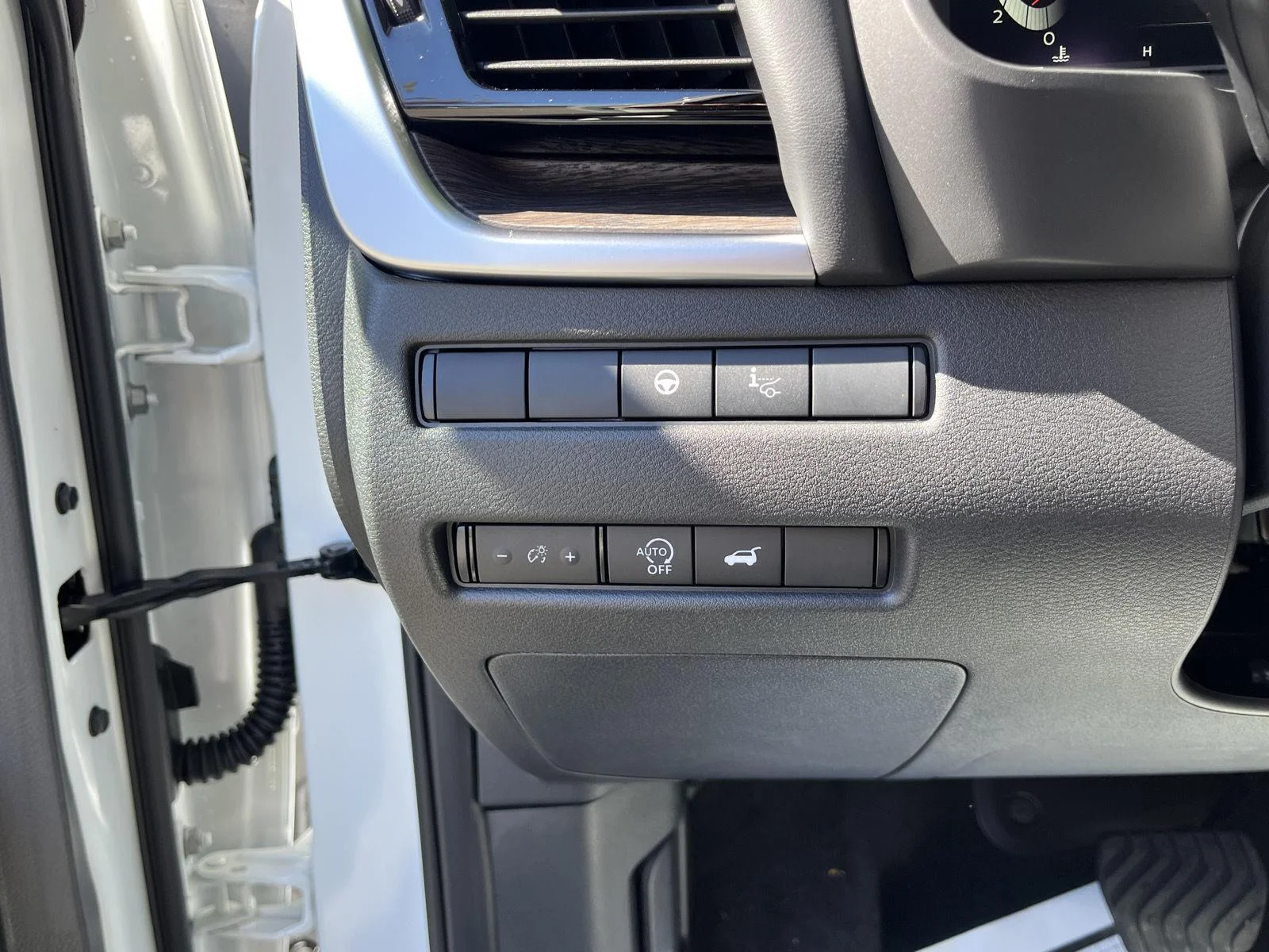 New 2026 Everest White Pearl TriCoat Nissan Platinum image 30