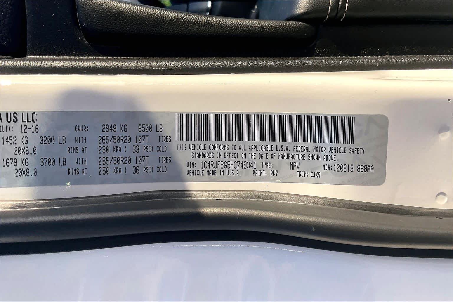 Used 2017 Bright White Clear Coat Jeep Limited image 32