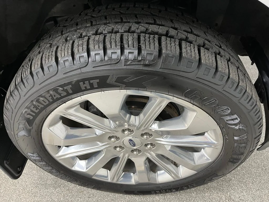 Used 2021 White Ford Limited image 18