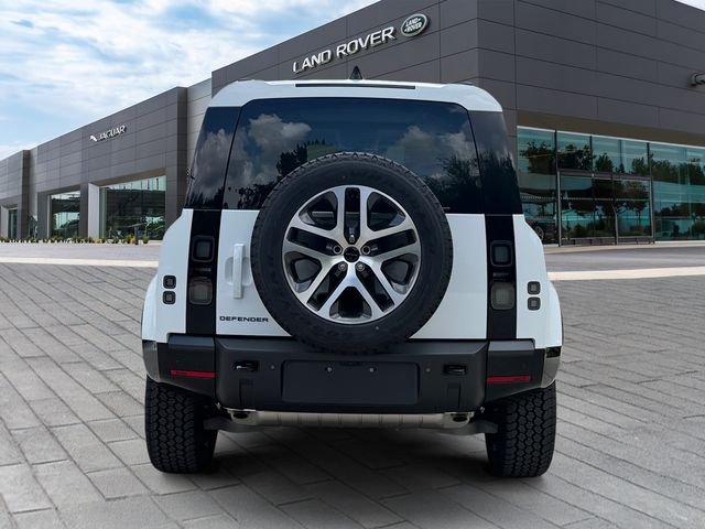 New 2026 Fuji White Land Rover X-Dynamic SE image 4