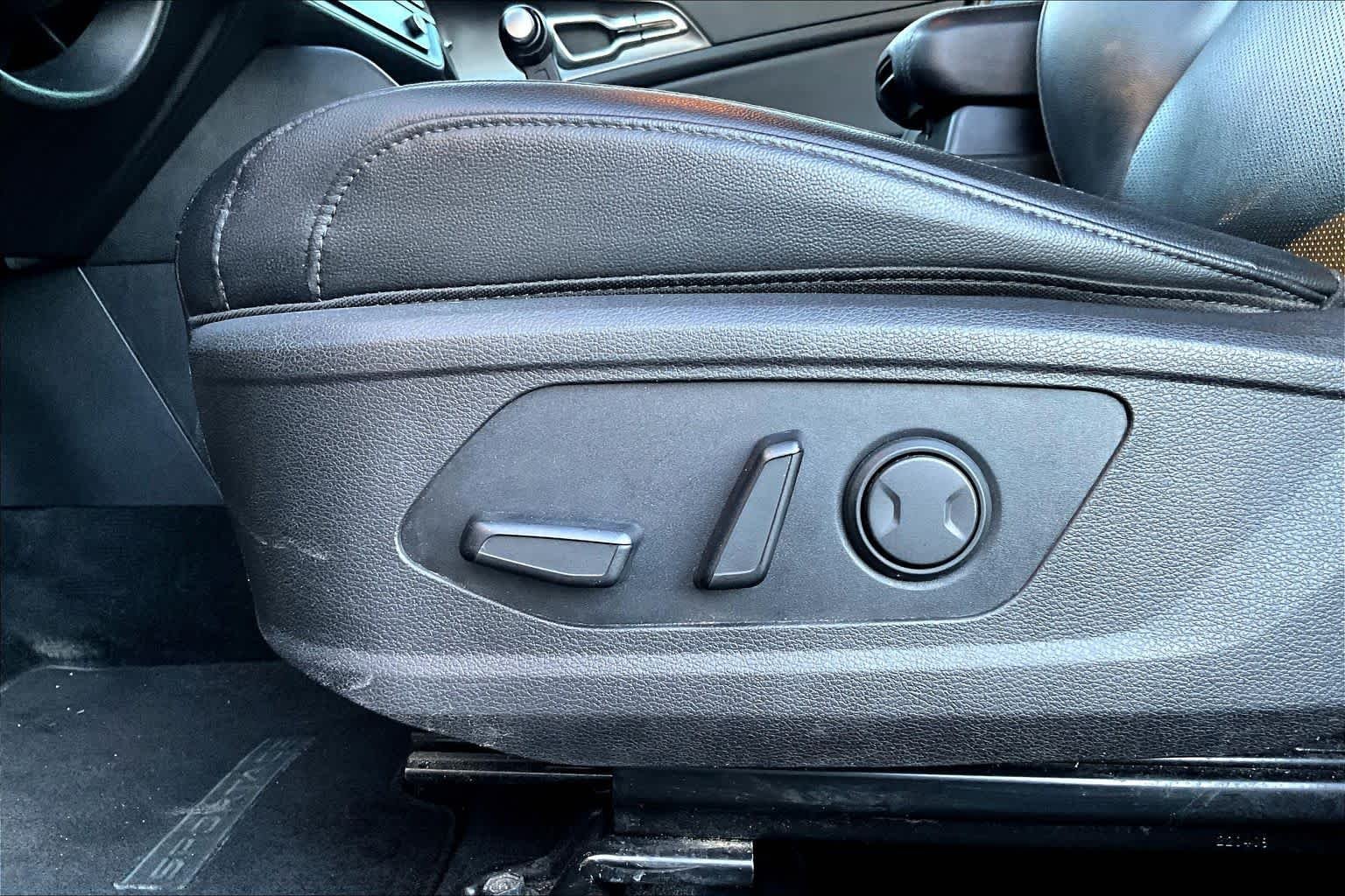 Used 2023 Ebony Black Kia EX image 66