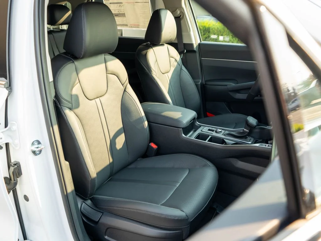 New 2026 Glacial White Pearl Kia S image 9
