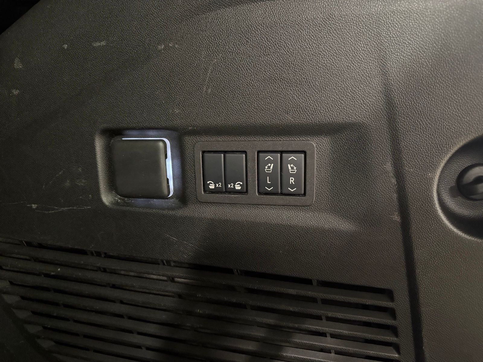 Used 2024 Black Chevrolet Premier image 9