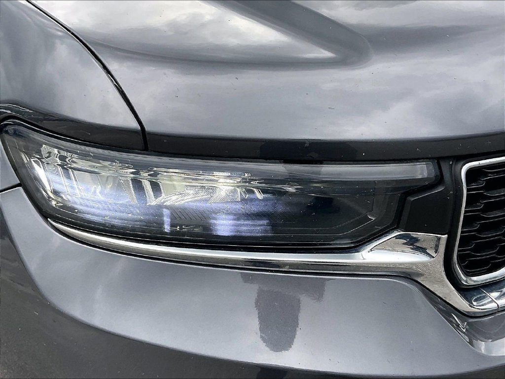 Used 2023 Metallic Jeep Laredo image 29