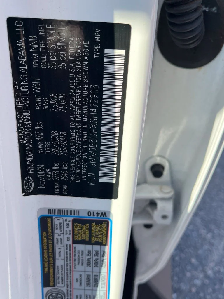Used 2025 White Hyundai SEL image 31