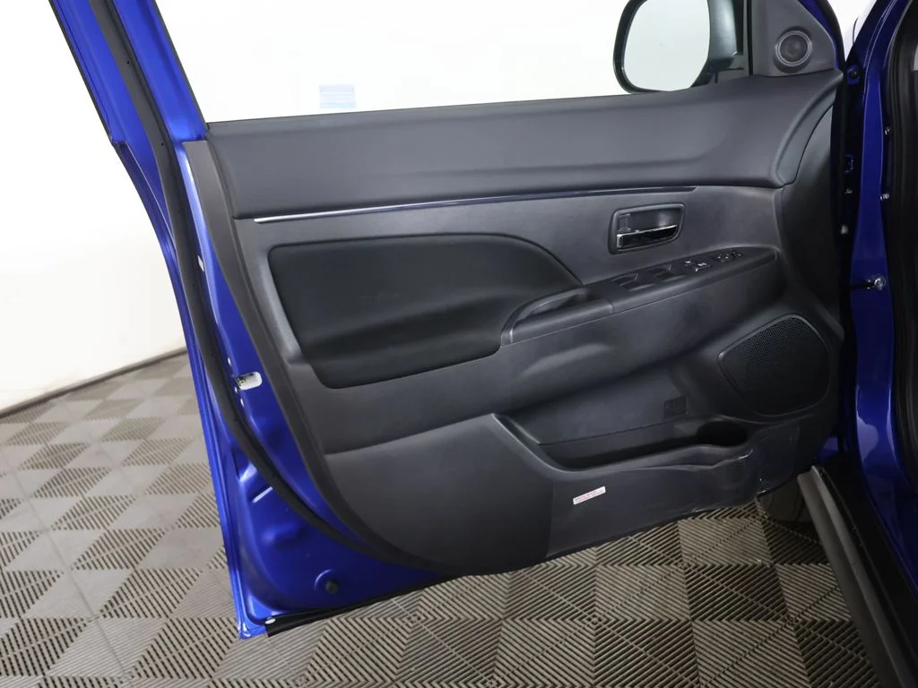 New 2026 Blue Mitsubishi 2.0 ES image 19