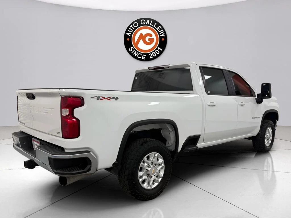Used 2021 White Chevrolet LT image 7