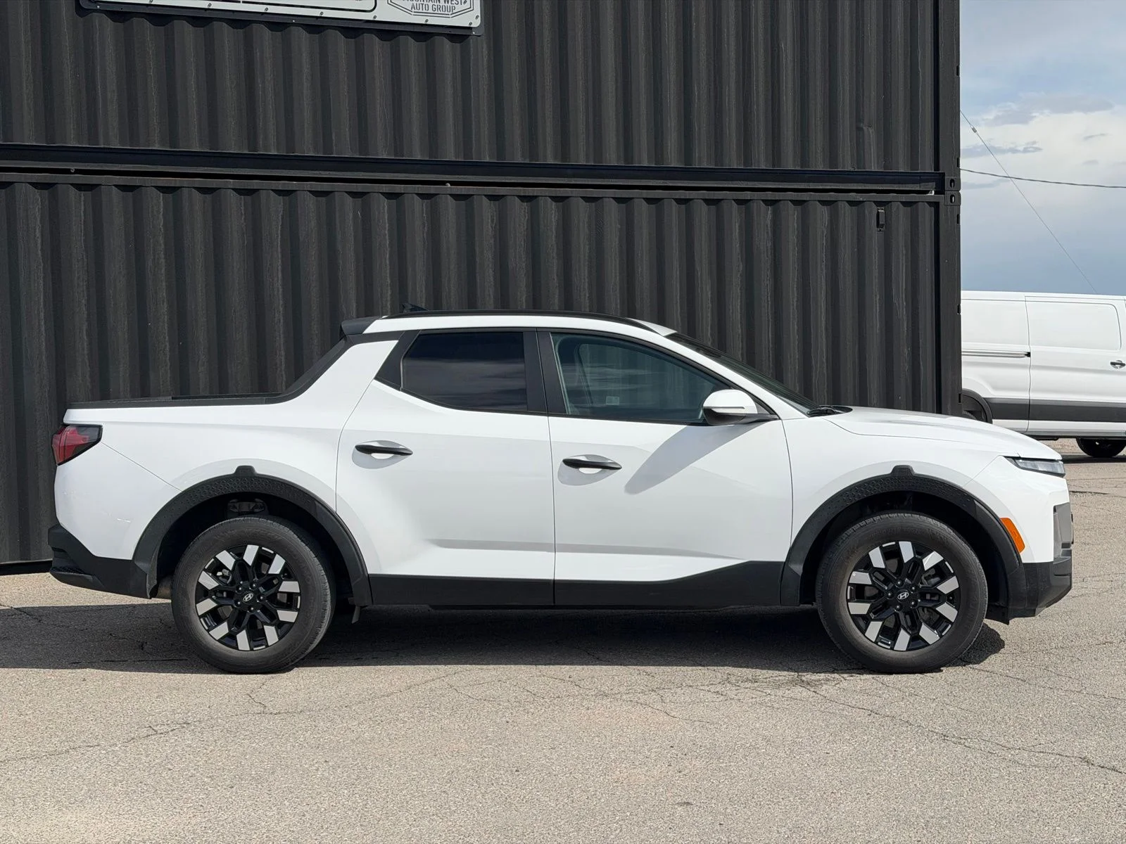 Used 2025 White Hyundai SEL image 6