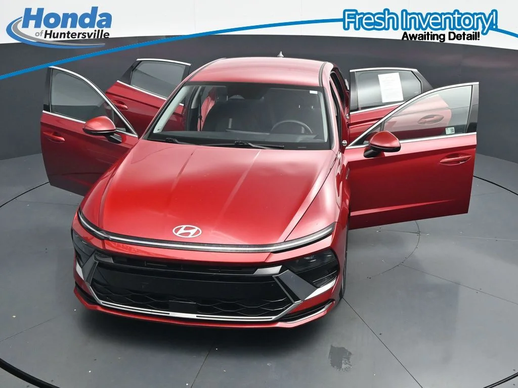 Used 2025 Red Hyundai SEL image 37