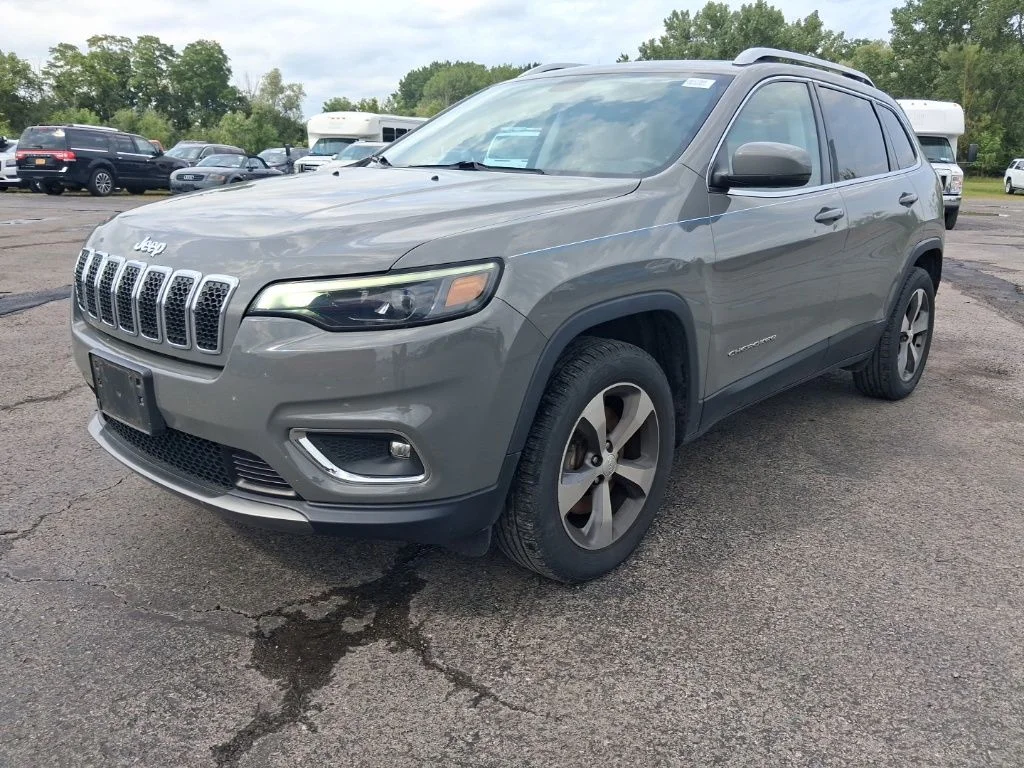 Used 2019 Gray Jeep Limited image 2