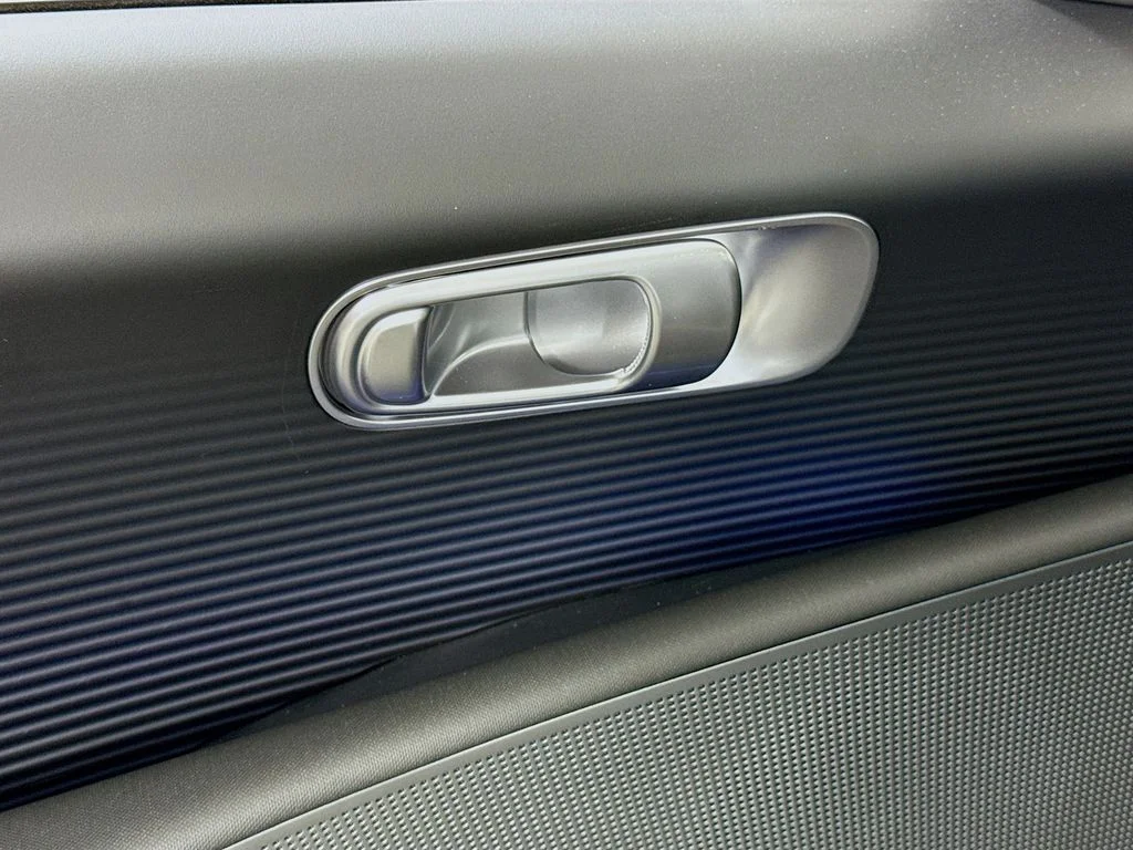 2025 Hyundai IONIQ 6 SEL - Photo 18
