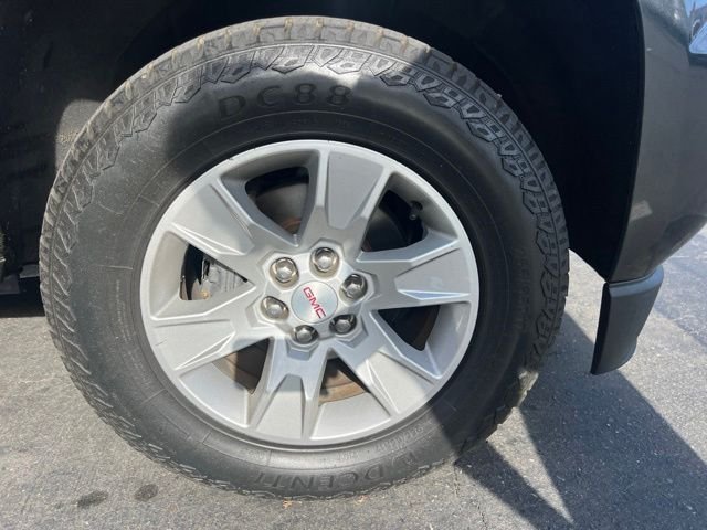 Used 2018 Gray GMC SLE1 image 5