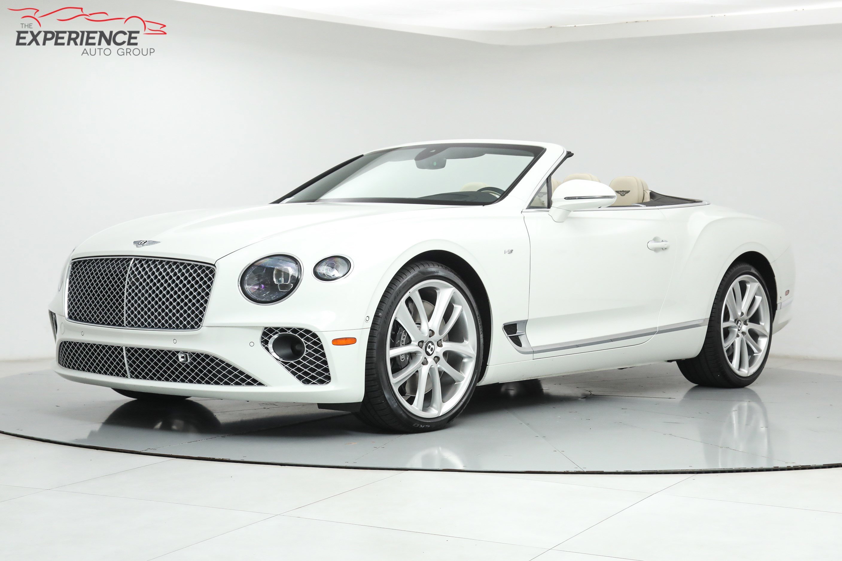 Used 2022 White Bentley GT V8 Convertible image 1