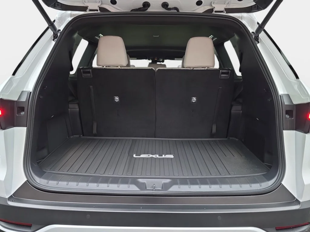New 2026 Wind Chill Pearl Lexus AWD image 13