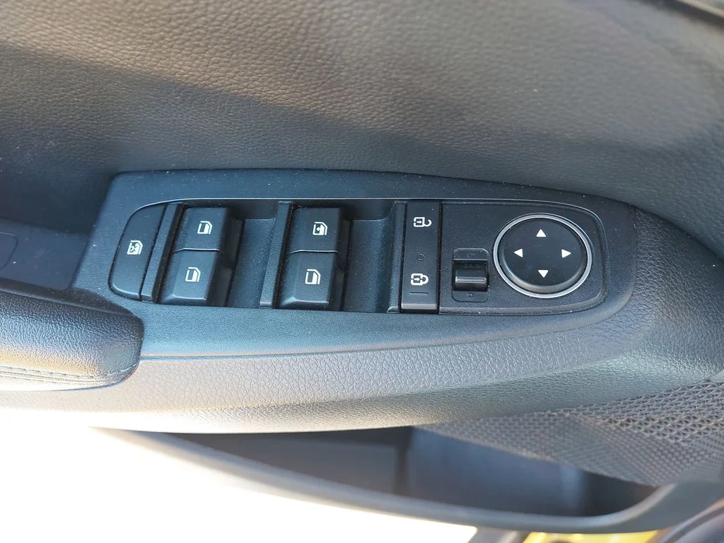 Used 2021 Yellow Kia S image 27
