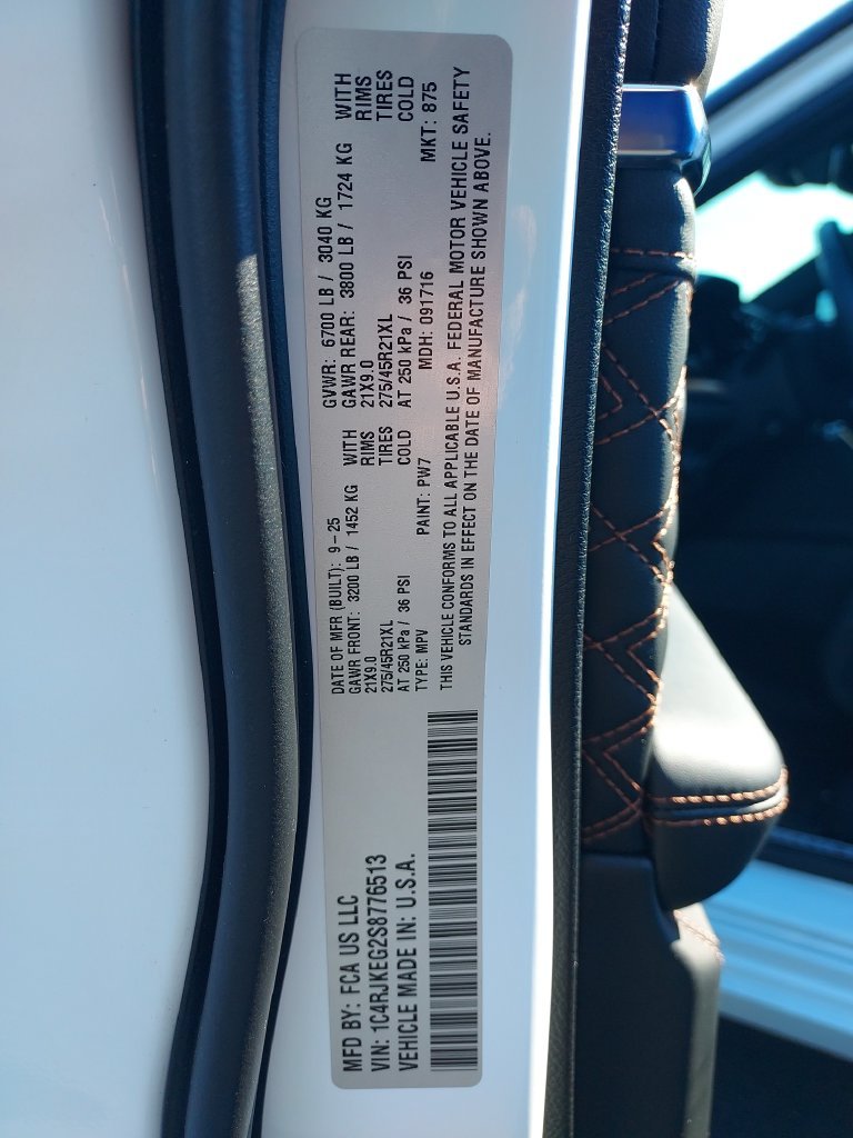 Used 2025 White Jeep Summit image 26