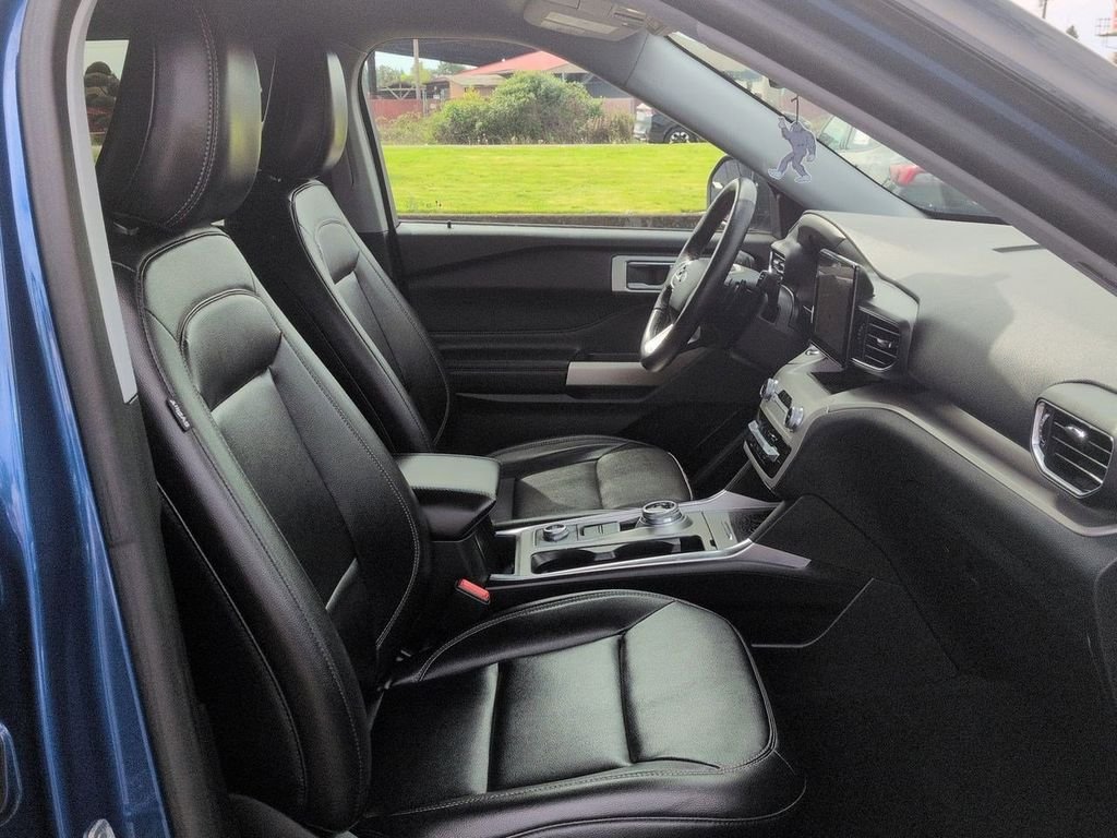 Used 2021 Blue Metallic Ford XLT image 29