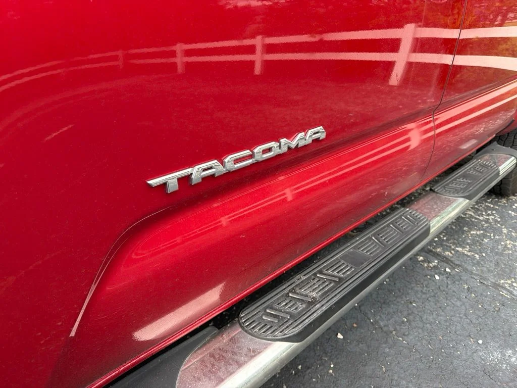 Used 2017 Red Toyota SR5 image 10