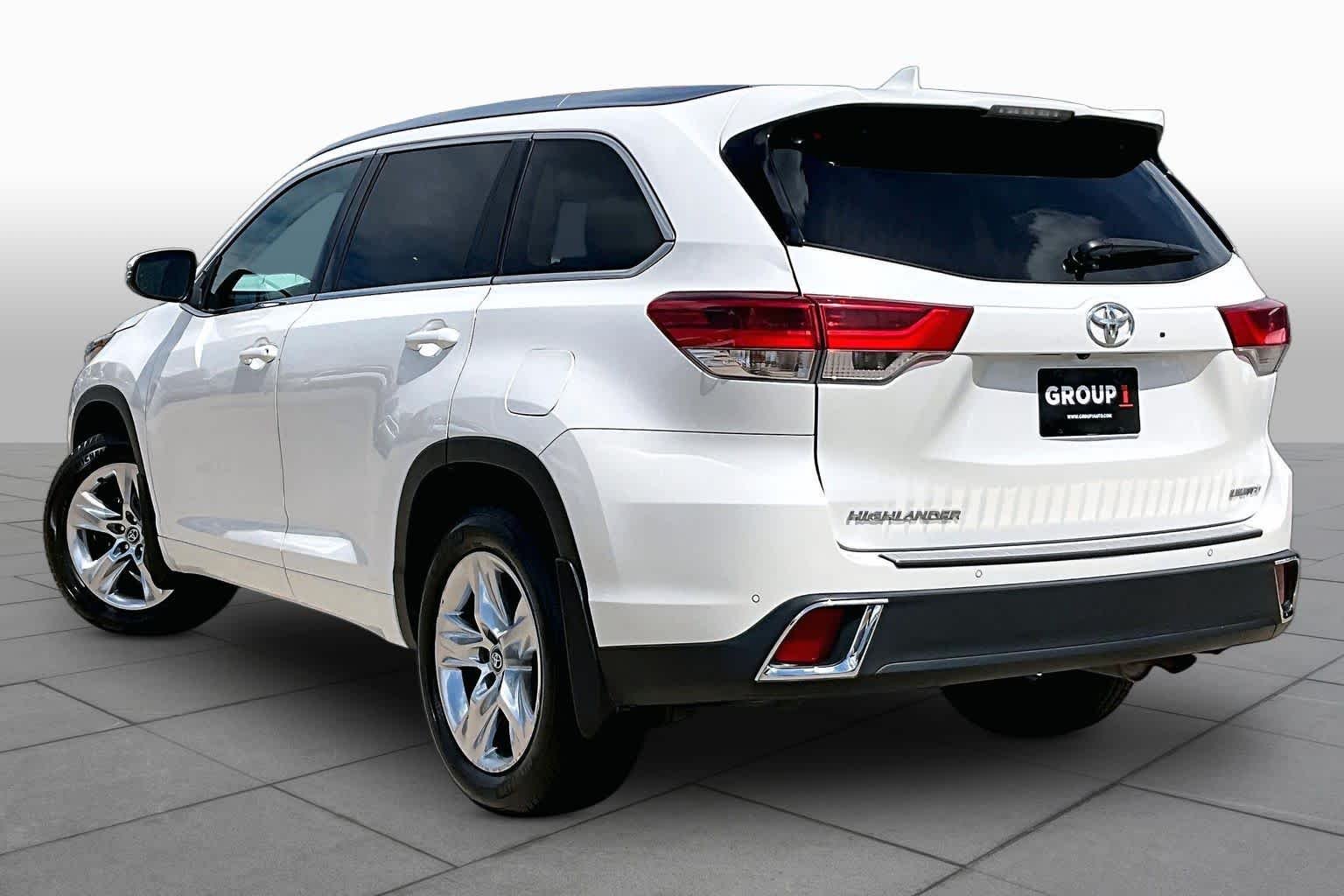 Used 2017 Blizzard Pearl Toyota Limited image 12