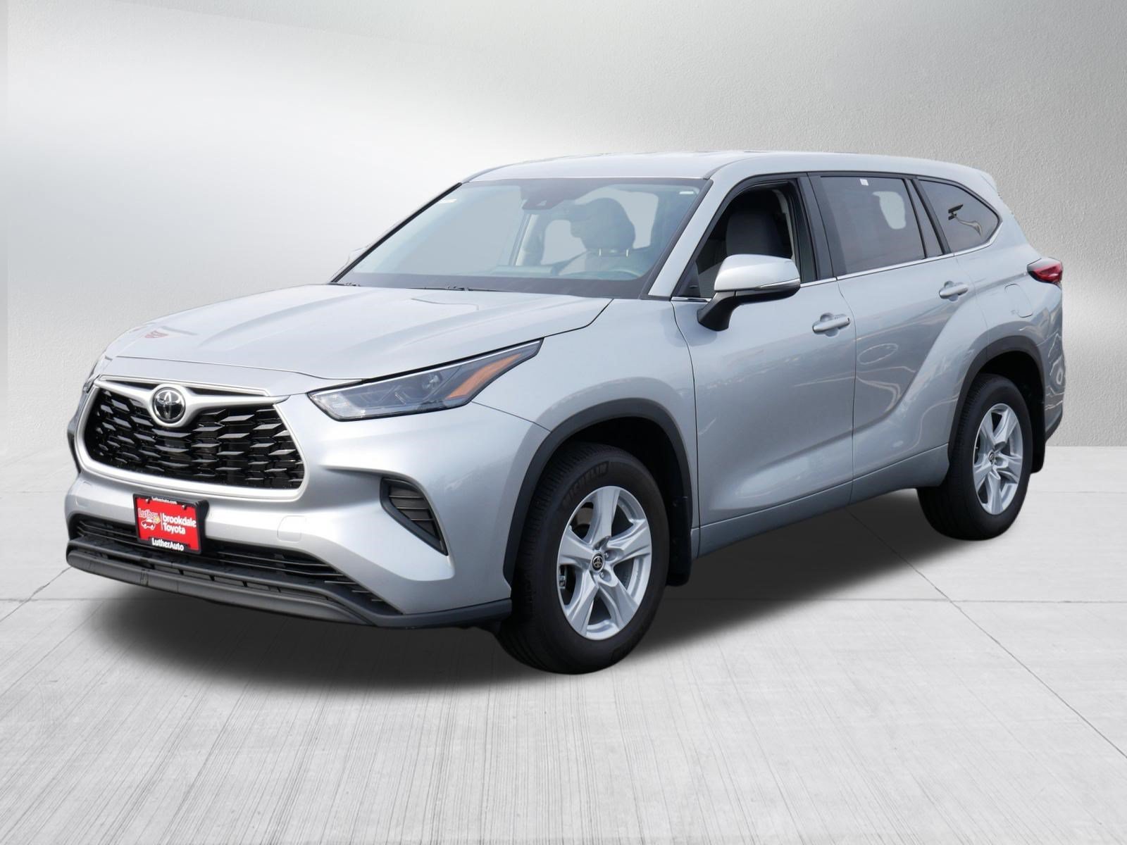 Used 2023 Celestial Silver Metallic Toyota L image 3