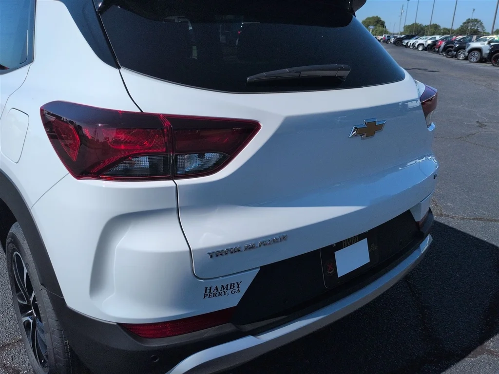 New 2026 Summit White Chevrolet LT image 55