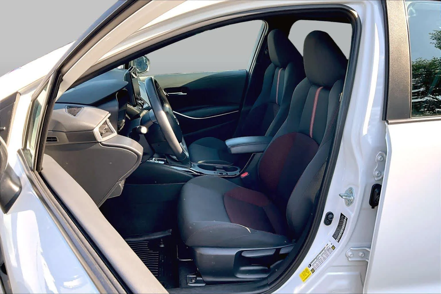 Certified Used 2024 Ice Cap Toyota SE image 9