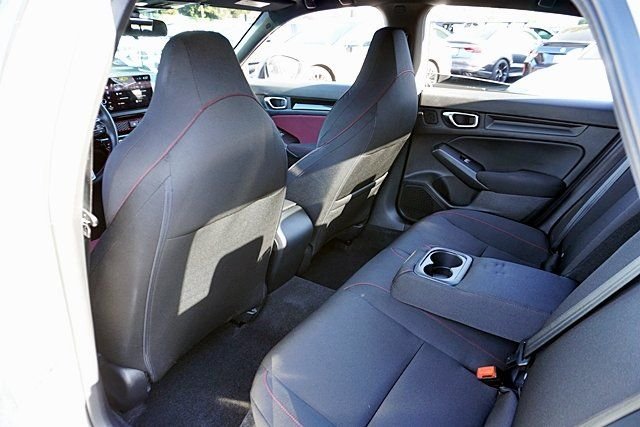 Used 2025  Honda Base image 16