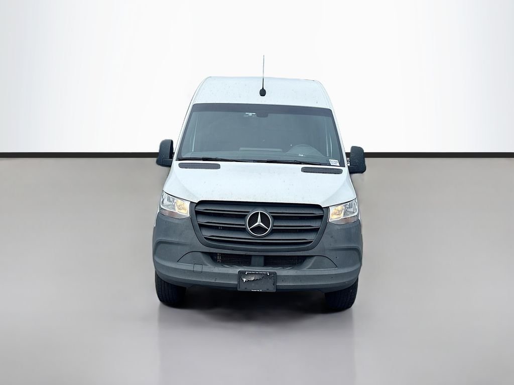 Used 2024 White Mercedes-Benz Cargo 144 WB image 8