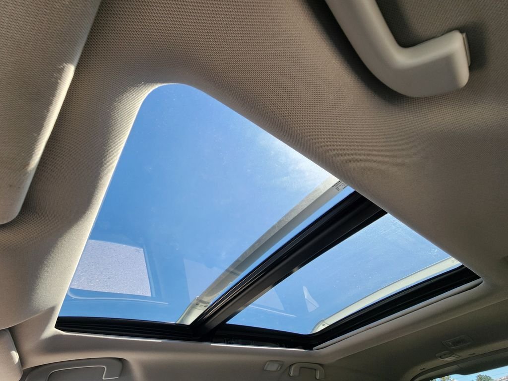 Certified Used 2020 White Nissan SL image 22