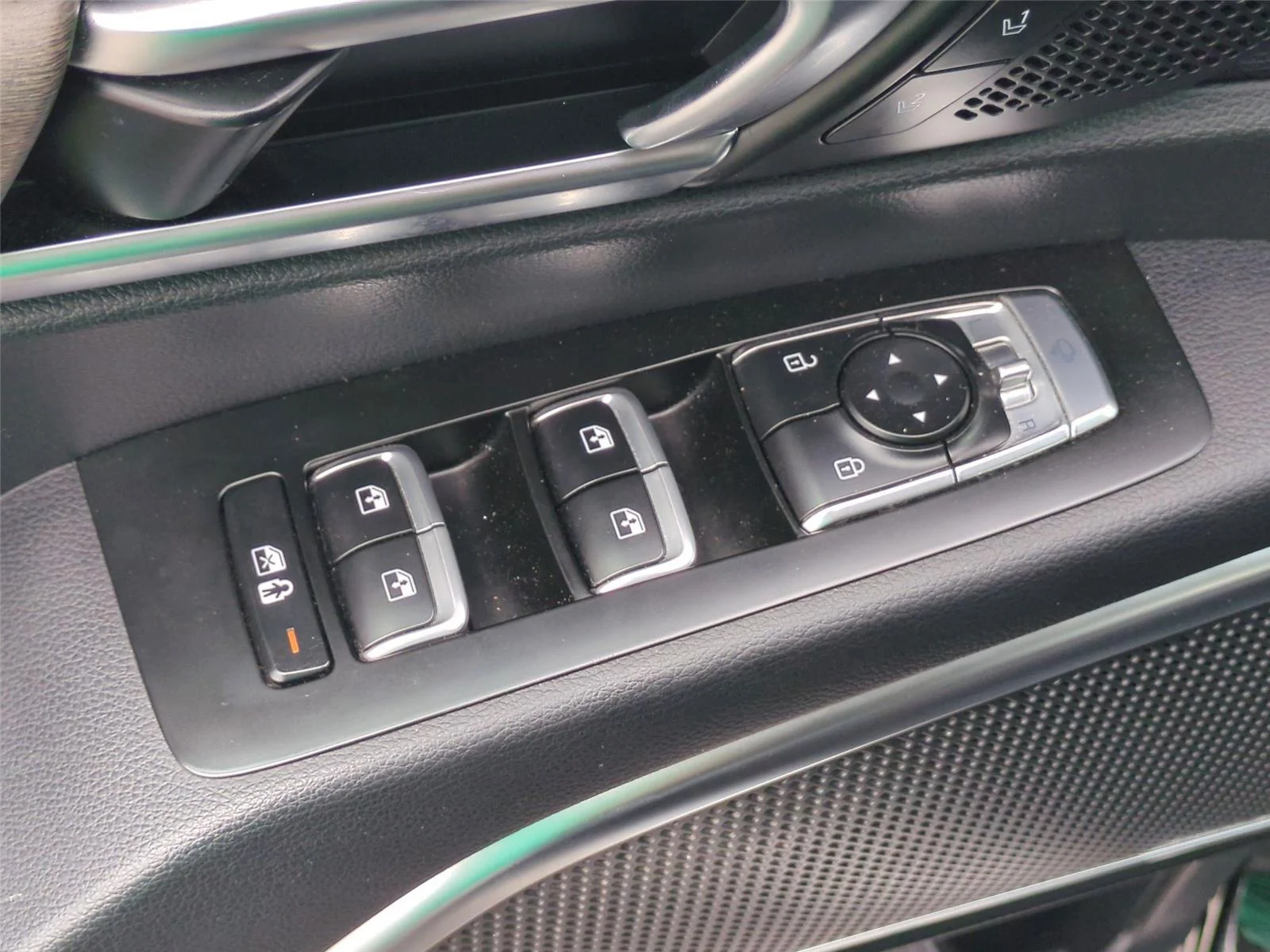 Used 2022 Ebony Black Kia SX image 16