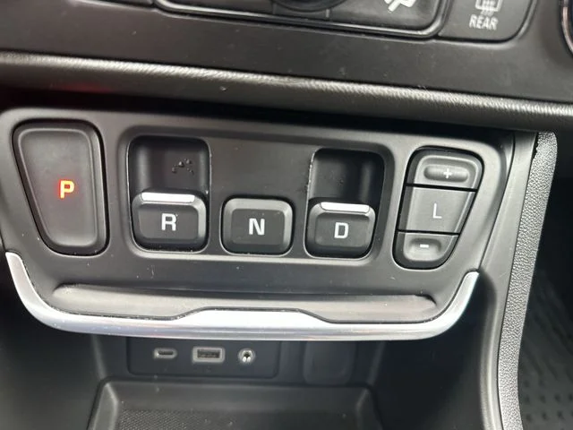 Used 2021 Black GMC SLT image 22