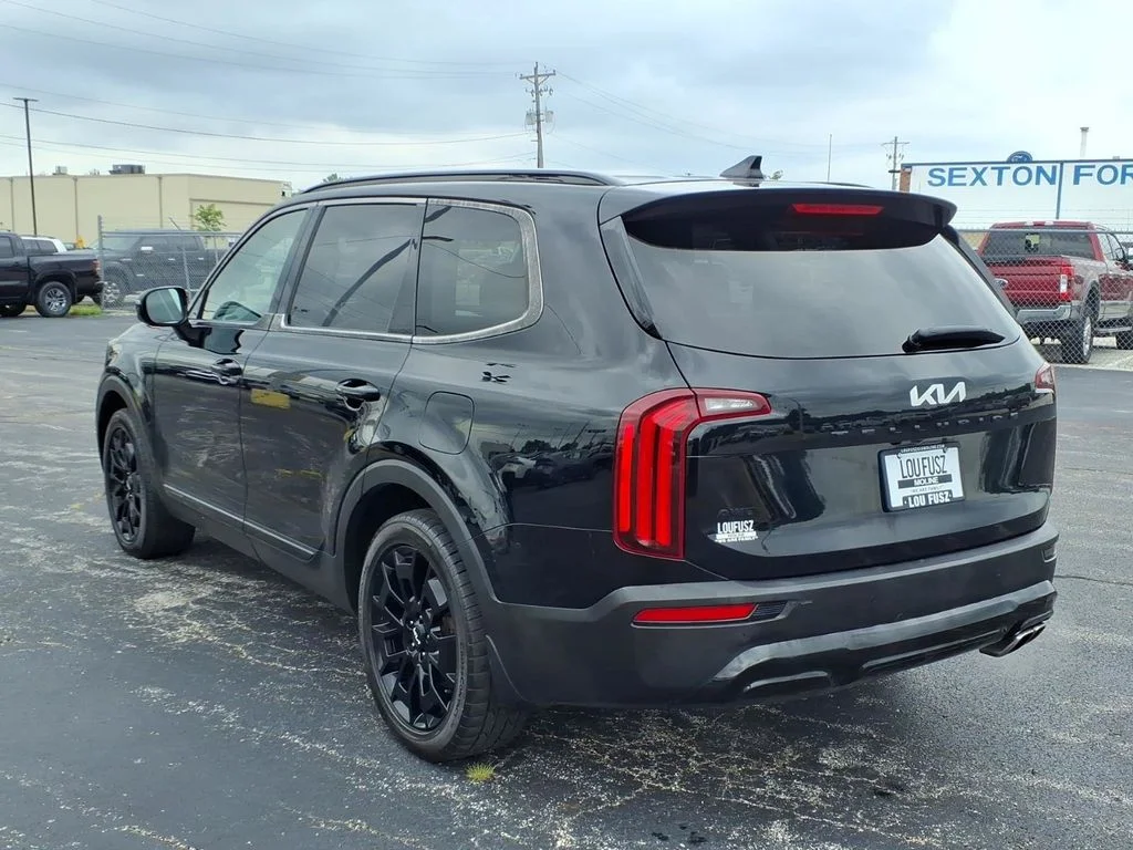 Used 2022 Black Kia SX image 7