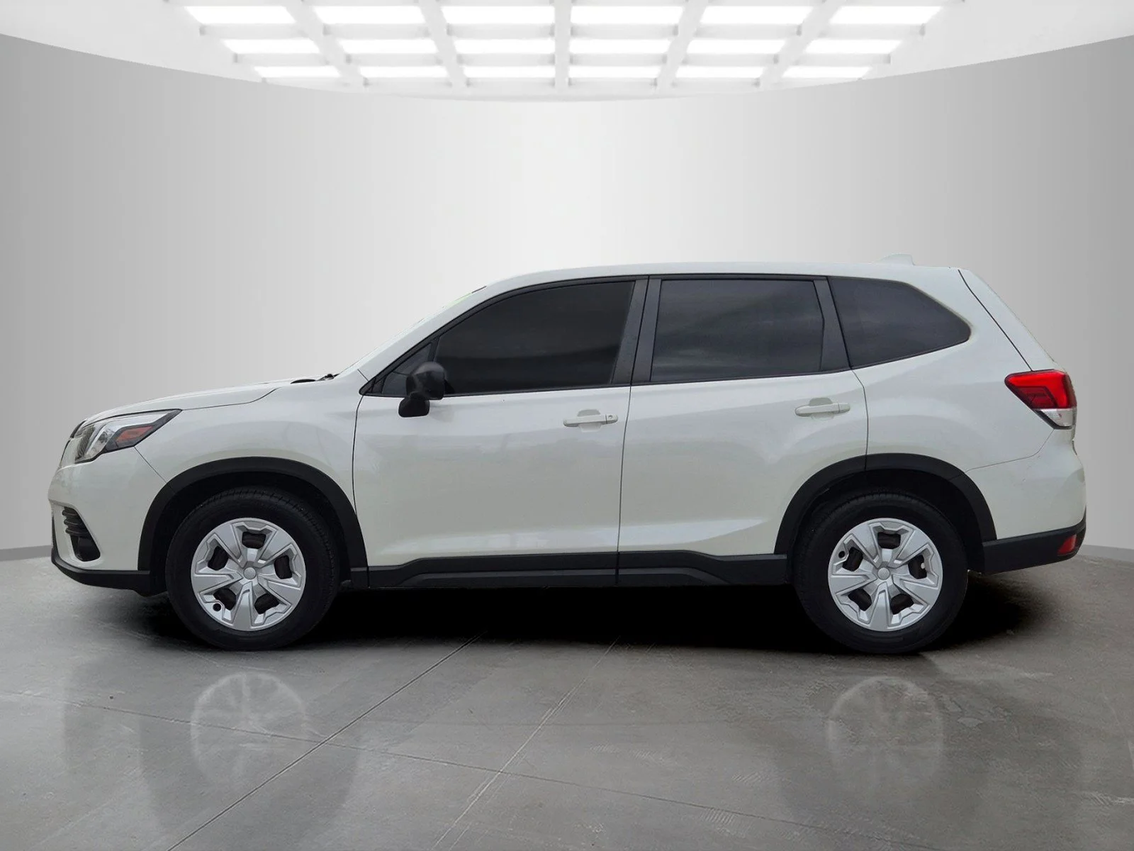 Used 2022 1M5K/WHITE Subaru BASE image 6