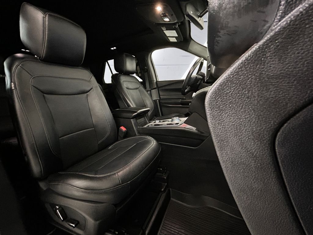 Used 2020 Green Ford Limited image 14