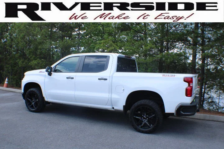 Used 2021 Summit White Chevrolet LT Trail Boss image 3