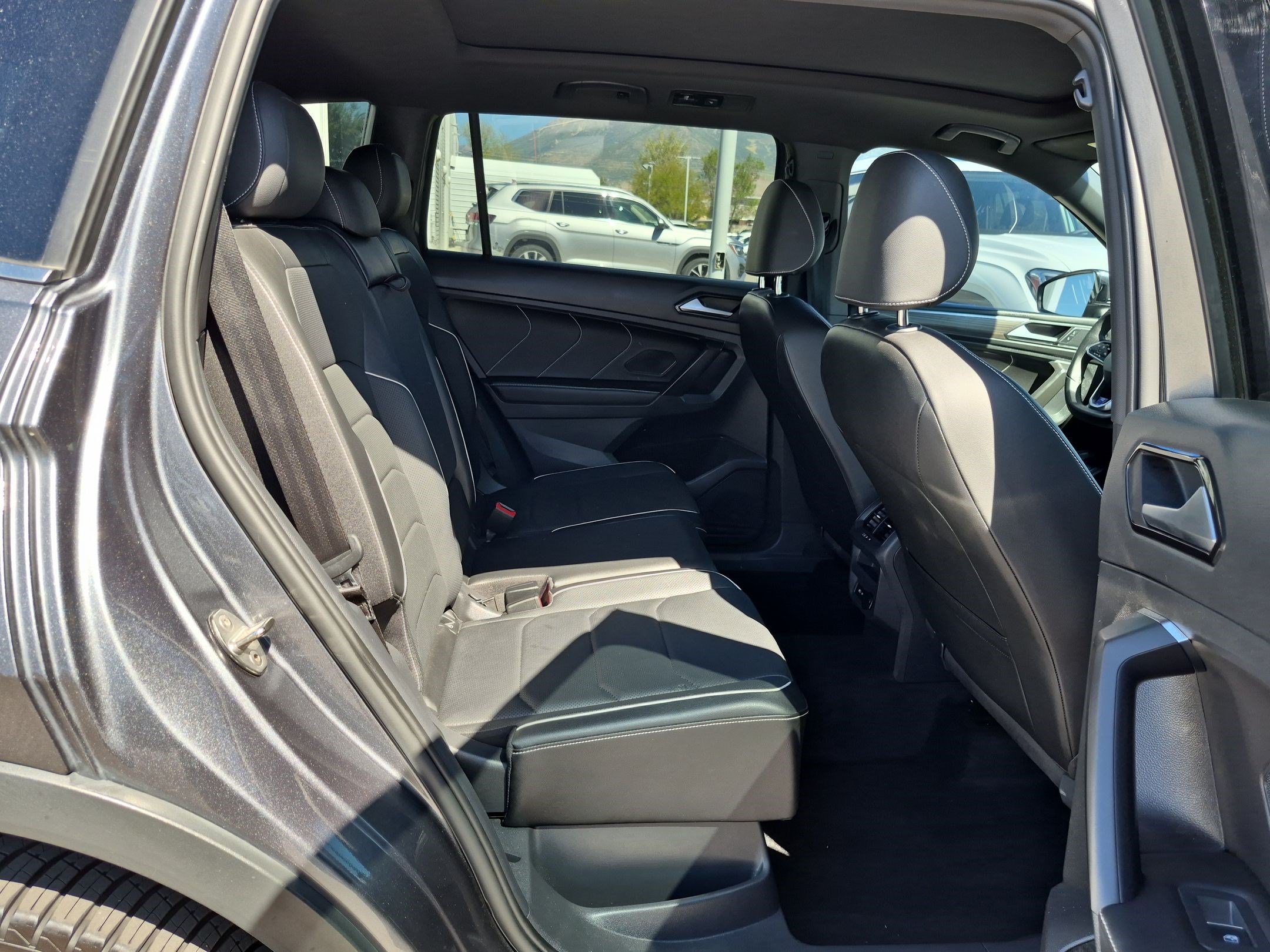 Used 2022 Platinum Gray Metallic Volkswagen SEL R-Line image 32