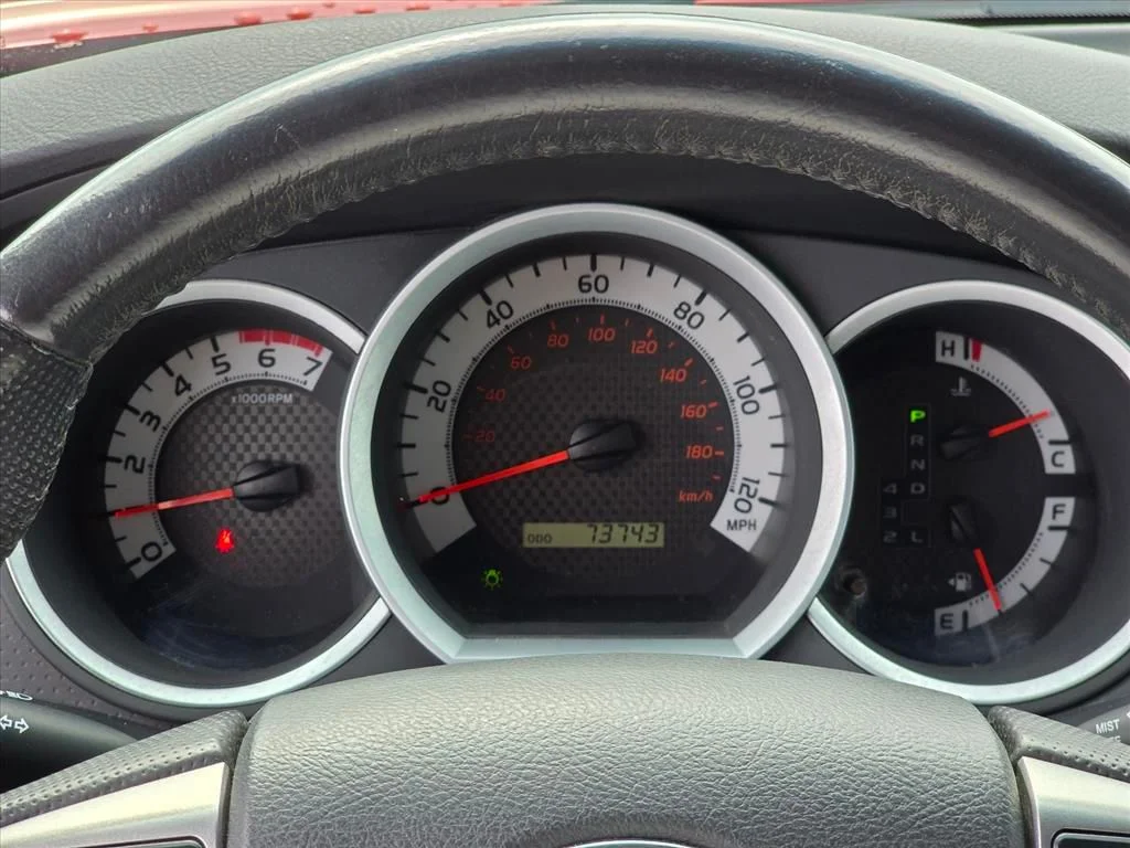 Used 2015 Red Toyota Base image 7