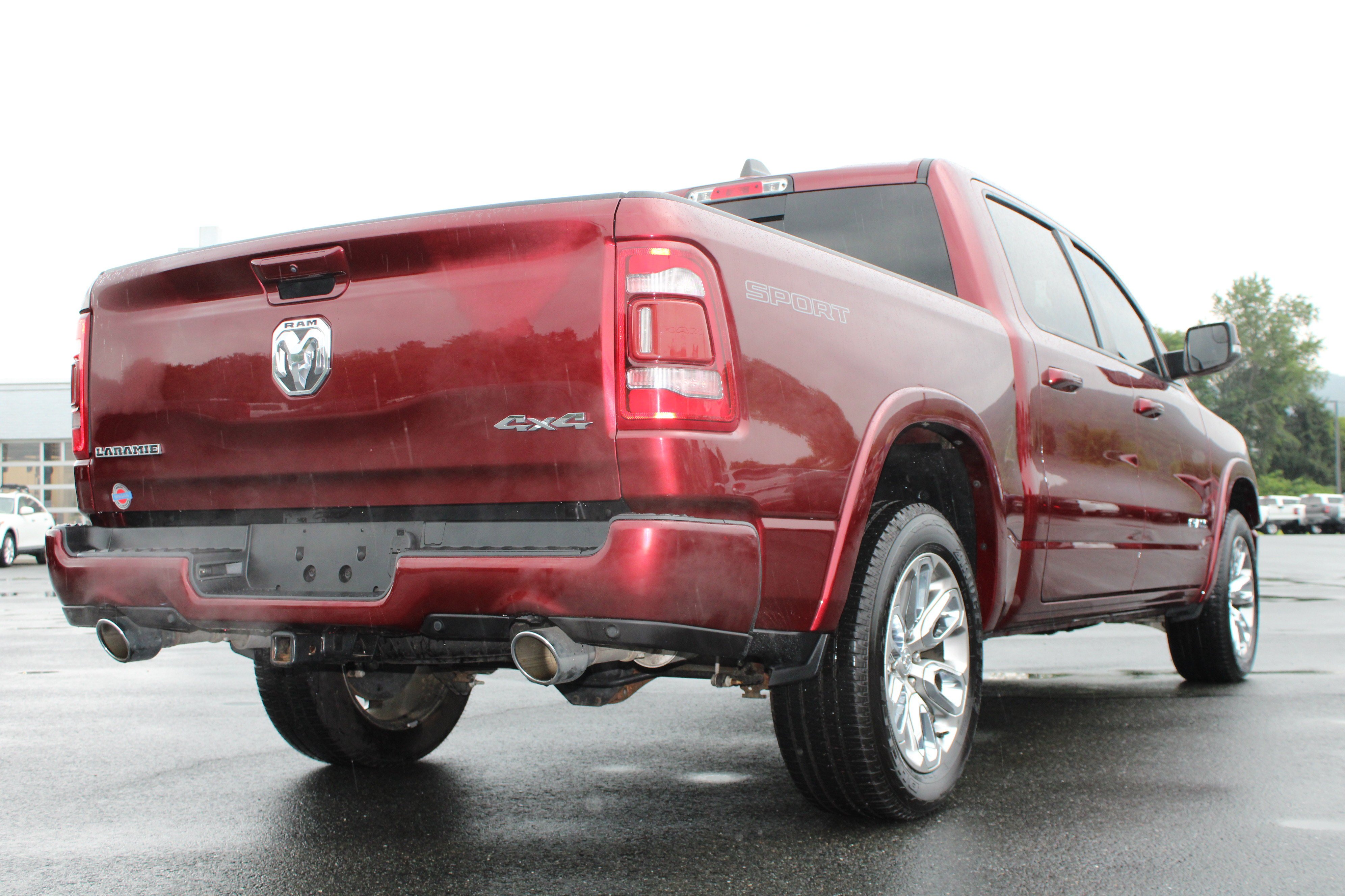 Used 2022 Delmonico Red Pearlcoat Ram Laramie image 8