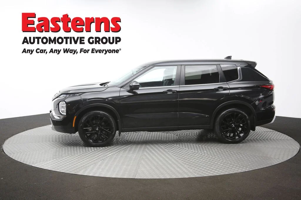 Used 2024 Black Mitsubishi SE image 59