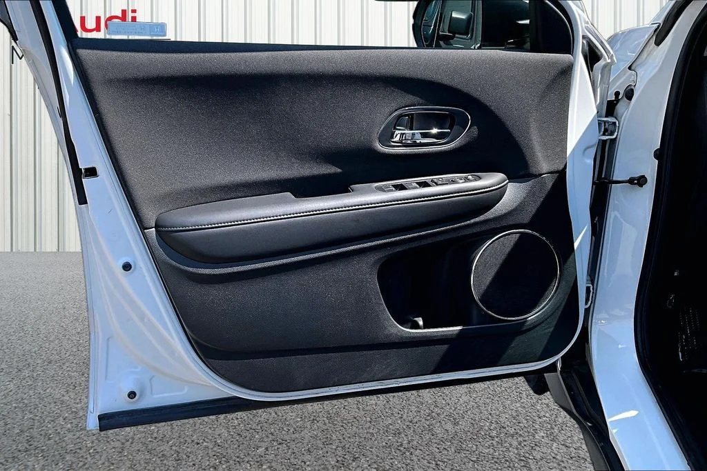 Used 2020  Honda EX image 19