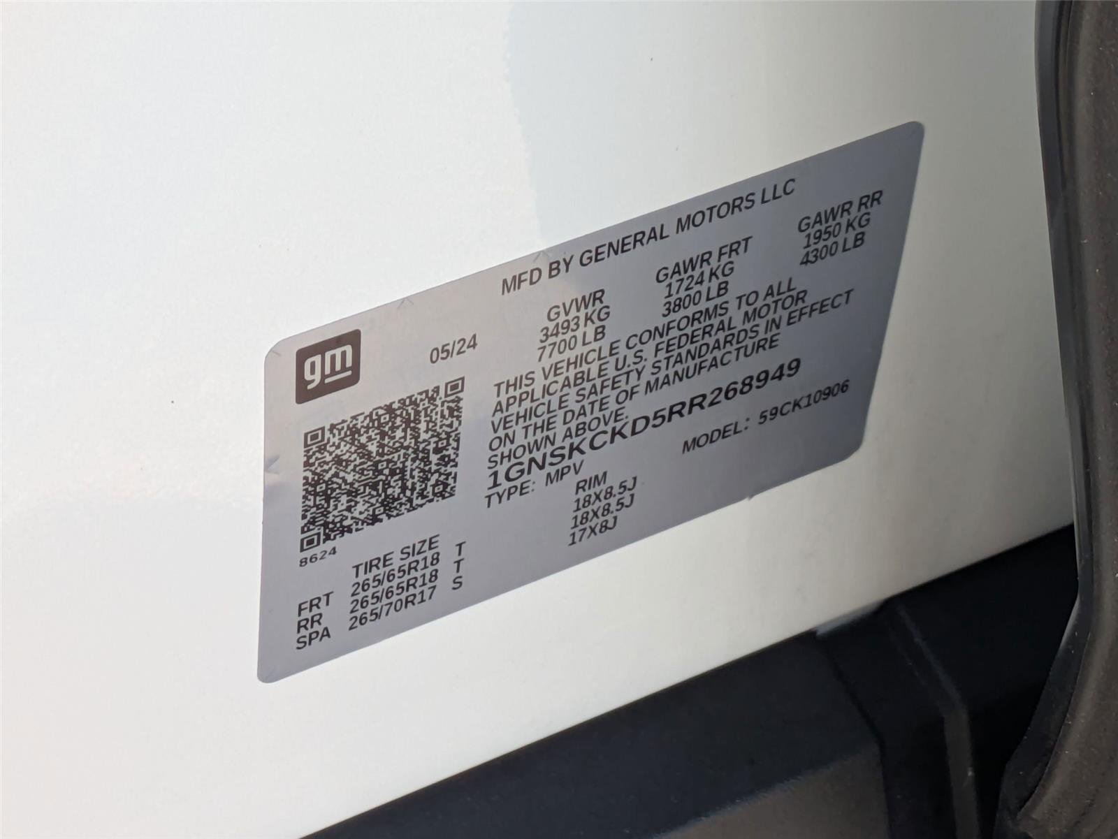 Used 2024 Summit White Chevrolet LT image 38