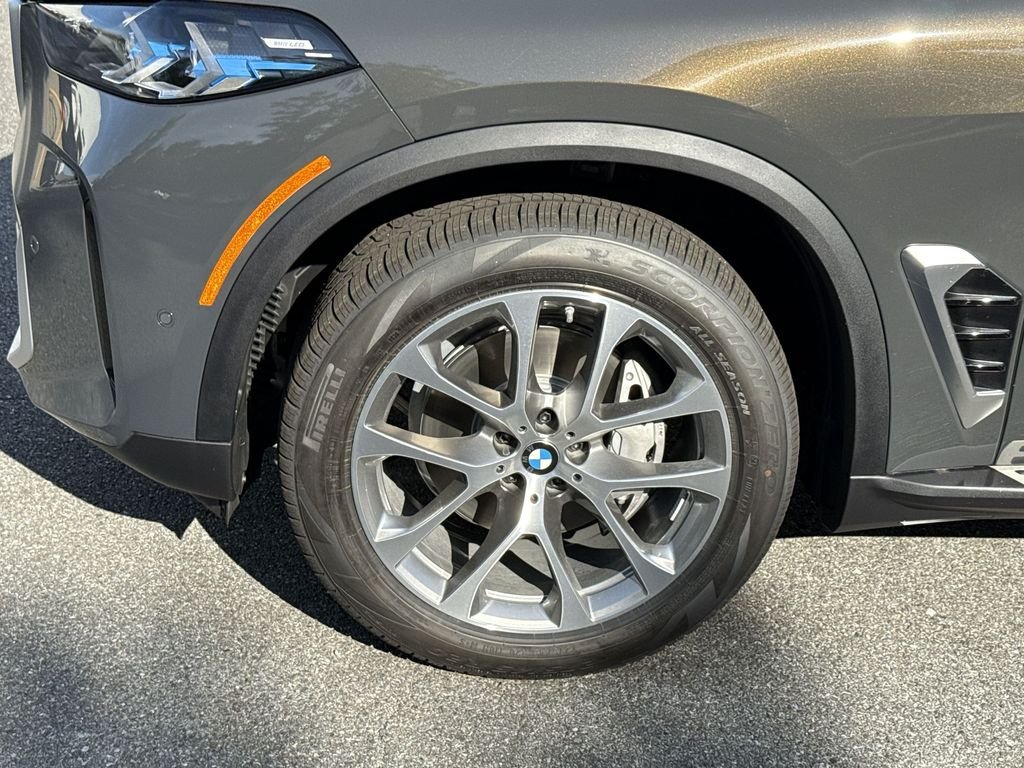 New 2026 Gray Metallic BMW xDrive40i image 10