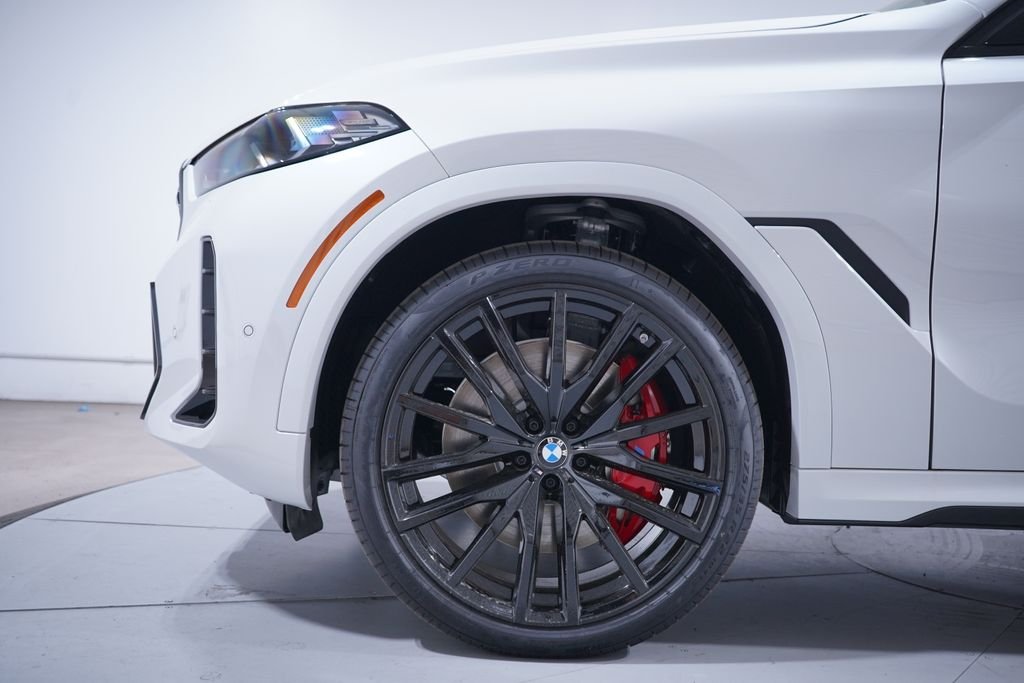 New 2027 White Metallic BMW M60i image 2
