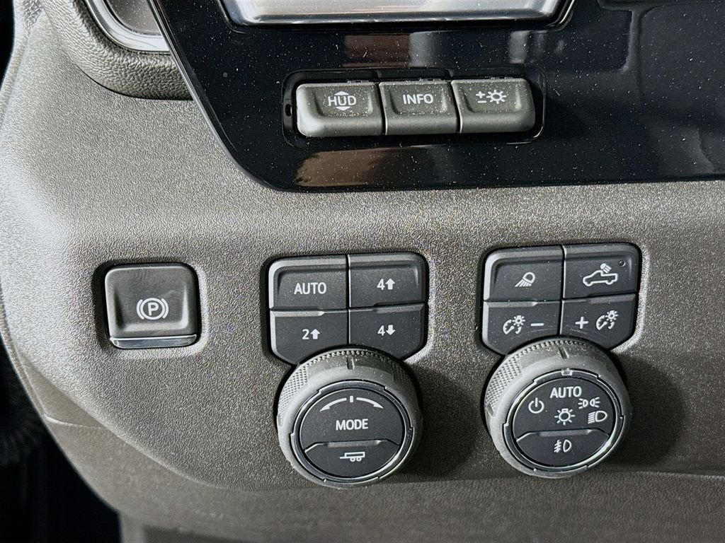 2025 Chevrolet Silverado 2500 HD LTZ - Photo 10