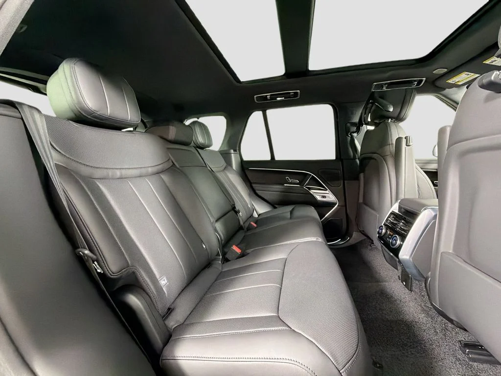 New 2026 Fuji White Land Rover SE image 29