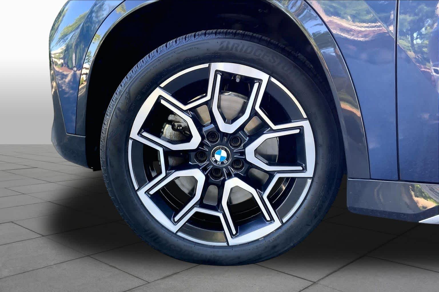 Used 2023 Phytonic Blue Metallic BMW xDrive28i image 10