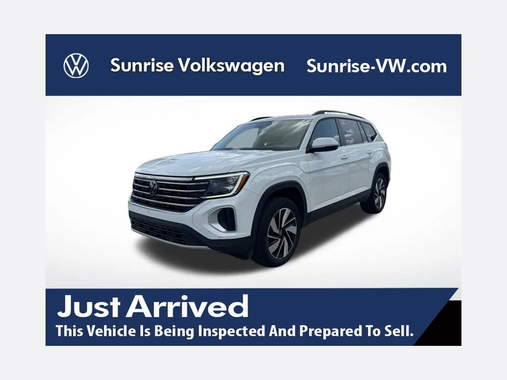 Used 2024 White Volkswagen 2.0T SE w/Technology image 1