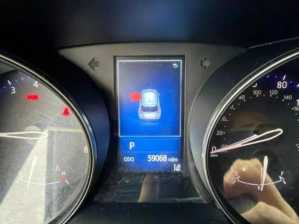 Used 2018 Red Toyota XLE image 12
