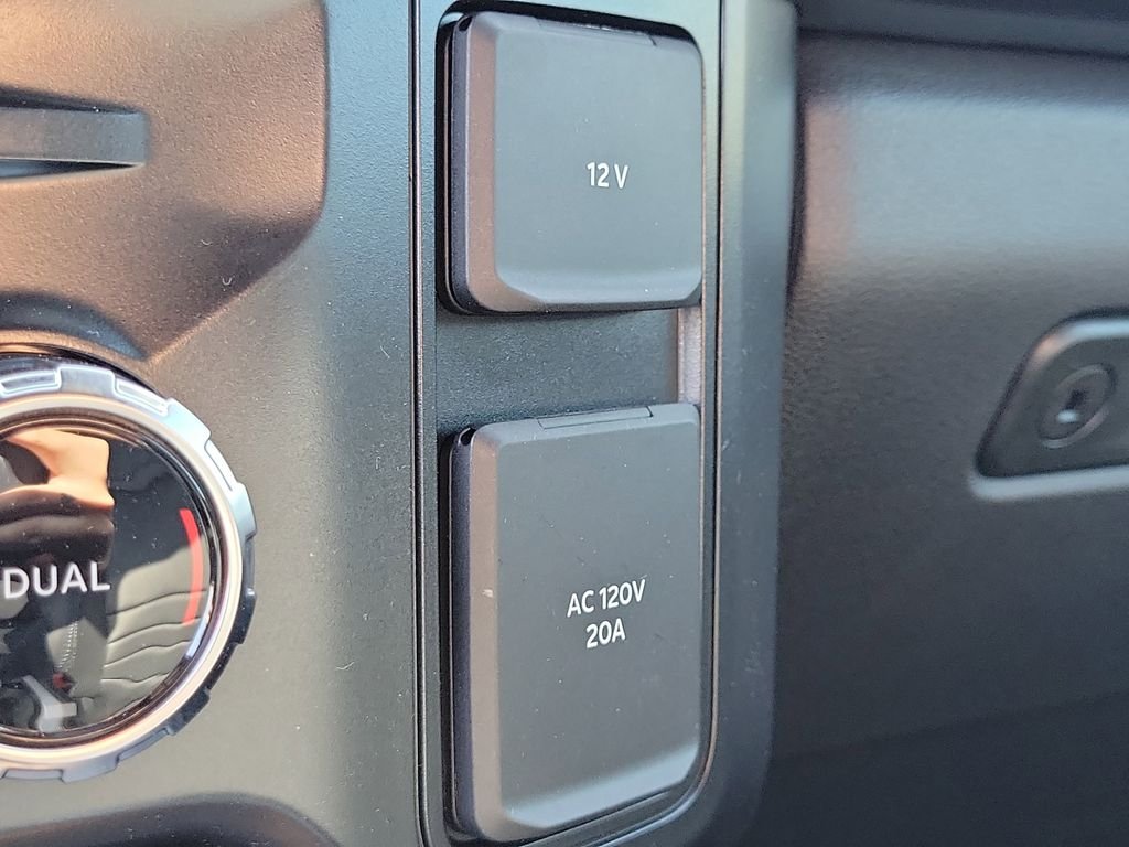 2025 Ford F-350 Super Duty Platinum - Photo 28