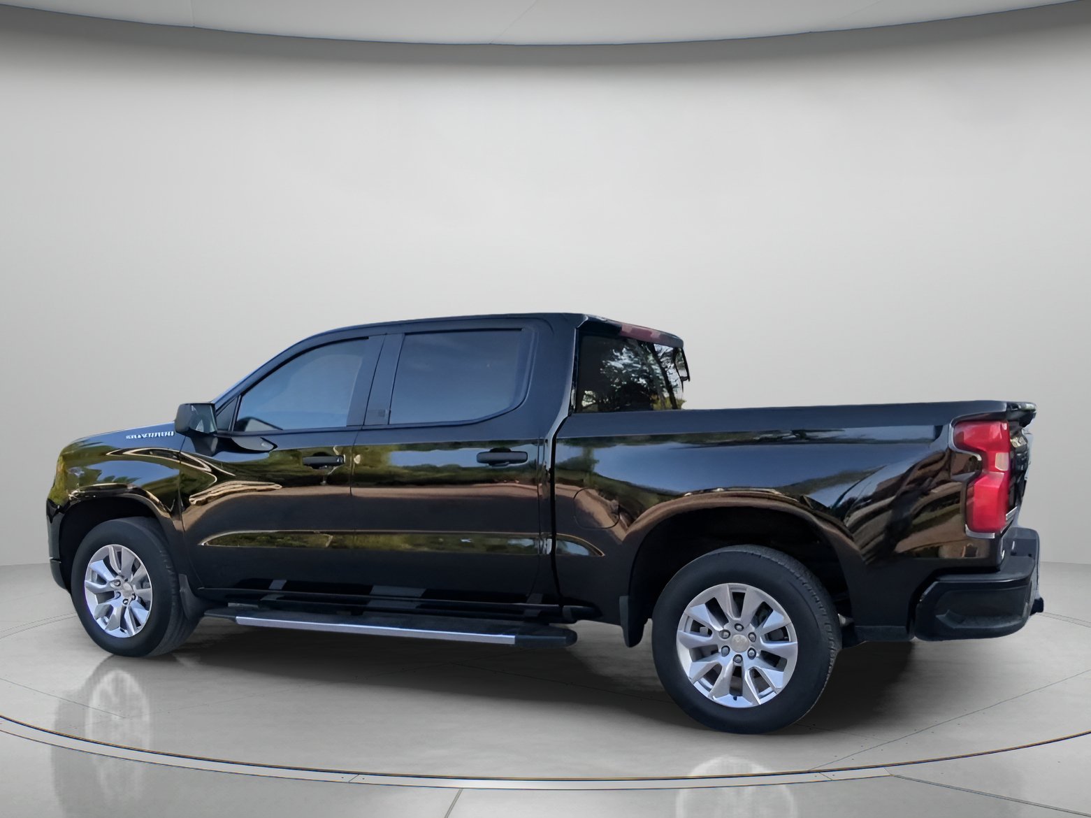Used 2024 Black Chevrolet Custom Crew Cab Pickup image 19